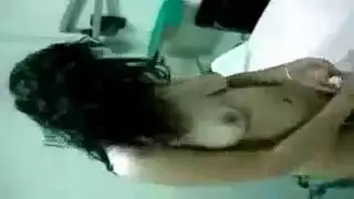 عاهرة مصرية سمينة تحب الزب الطويل يضرب فتفتها السمينة