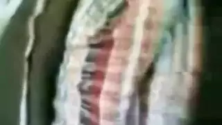 سكس عربي عنيف: نيك في الفم وقذف داخل مهبل عاهرة ريف مصرية