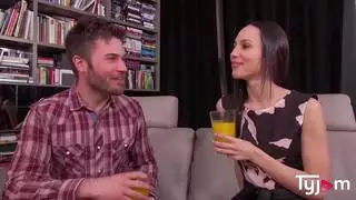 حوض السباحة فتح الهرة أمي الجنس الشرجي