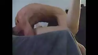 فيلم سكس دولي: امرأة أكبر تستسلم لشاب عدواني