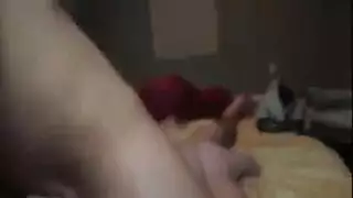 عاهرة متعثرة تحصل على تمرين يدوي ثم حركة خلفية