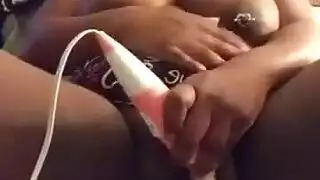كل ثقب يتمدد بواسطة قضيب أسود سميك