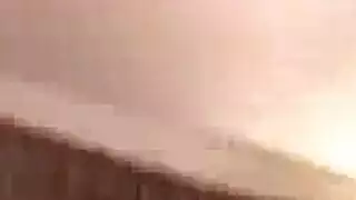 صفع مؤخرتها قبل الشرج على الأريكة