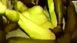 مقطع إباحي لثدي كبير