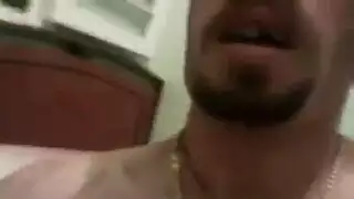 يرفع برشامة الفياجرا قدام مراته وينط عليها