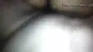 مهرجان سكس سحاقي: فرك وألعاب مائية