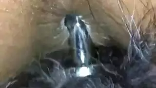 مدلكة بأصابع لزجة تفتح حفرتها وتركب عميلها