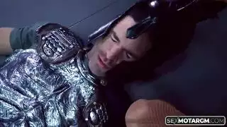 محتوى مترجم عنيف: عودة وندر وومن بعمق الحلق