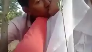 شاب مغربي مثير يقبل بشغف ويمارس الجنس العنيف