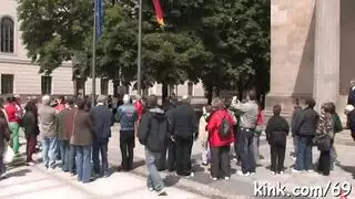 رغبة مراهقة في الجنس والإشباع الفموي المجاني