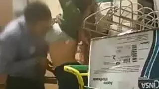 بورن كاميرا خفية: جلسة سكس لبنانية سريعة ومثيرة في مركز تسوق
