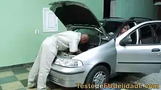 تستفز ابنها كي