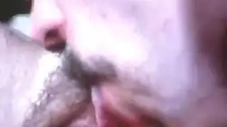 جماع مكثف ينتهي بتقديم تحية قذف ضخمة على الوجه