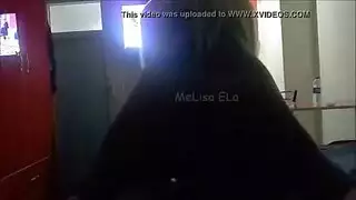 غاده تأخذ قضيباً قوياً في مهبلها الضيق الرطب