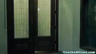 جنس شرجي صريح: قضيب كبير يوسع فتحات المؤخرة الضيقة