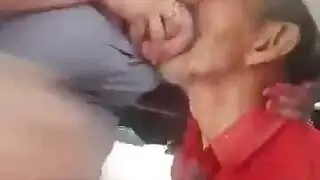 مسن يمص بزاز بنت فيديو إباحي مضحك شاهد ماذا فعل بنهودها الجميلة