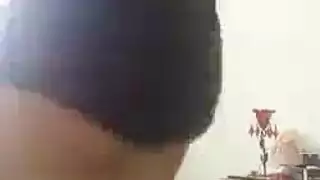 هو وزوجته بقميص النوم
