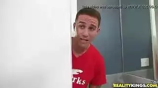 عاشقات سحاقيات يتقاسمن نكا صريحا، تئن وتتوسل للمزيد