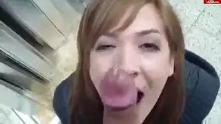 ثلاثي صريح: شقراء تتعرض لاختراق مزدوج وتصرخ عند القذف