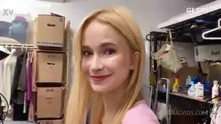 جنس جماعي ومحتوى صريح