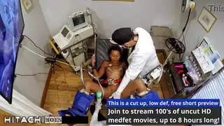 إباحية صريحة: المراهقة ميني روز تحصل على تدليك مهبلي قوي بعصا هيتاشي السحرية