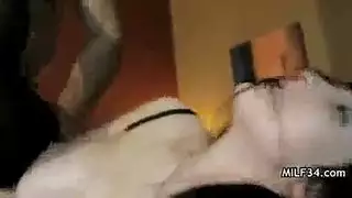 لعق مهبل مثلث يتحول إلى إيلاج مزدوج صريح