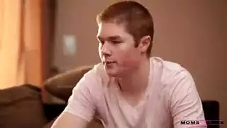 ضعف المتعة: صديقتها تنضم لممارسة جنس شارع